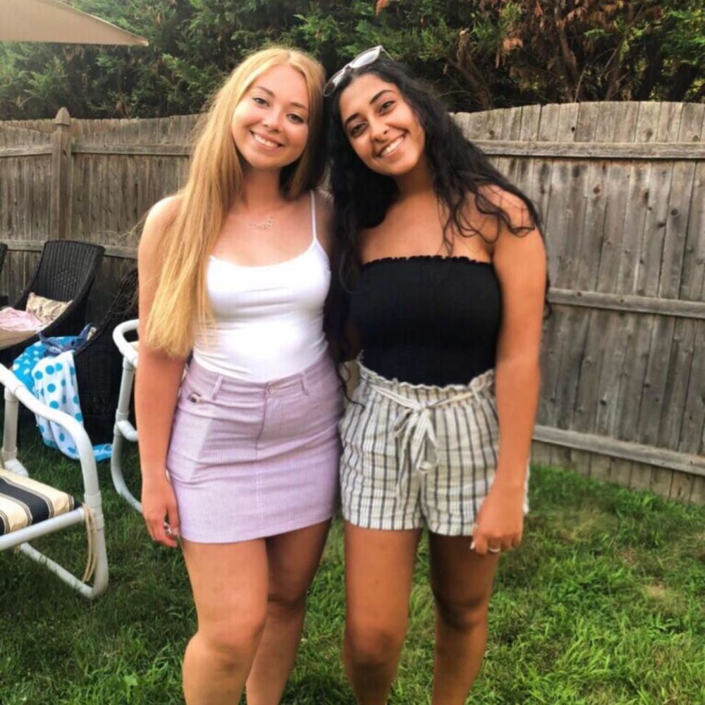 Meet your Posher, Caitlin